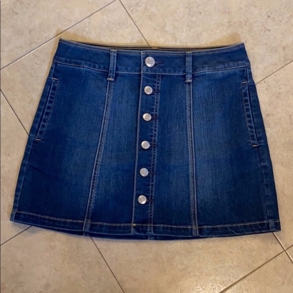 Adorable AEO denim skirt 🤩